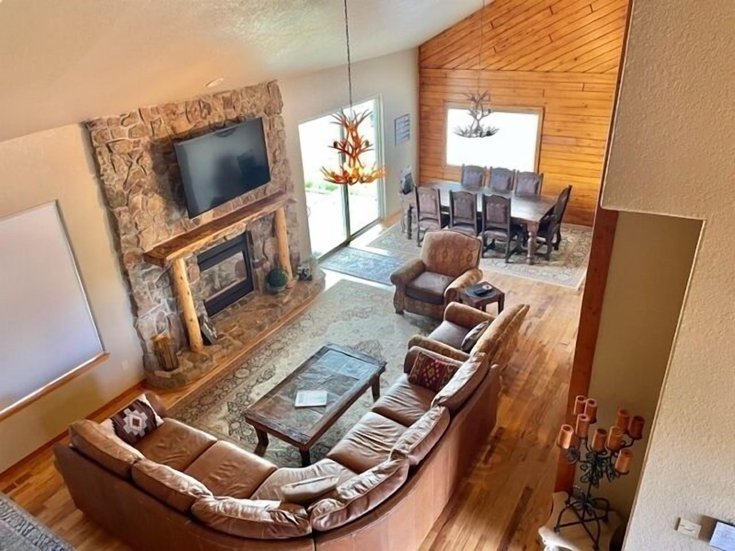 Beautiful Luxury Home with Mountain Views.  Close to Hot Springs and Wolf Creek Ski Area.