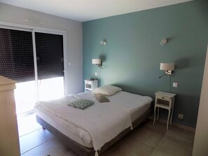 3 habitaciones, tabla de planchar con plancha y wifi gratis