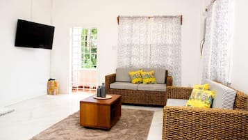 Apartment (2) | 2 bedrooms, blackout curtains, soundproofing, iron/ironing board