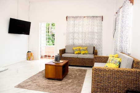 Apartment (2) | 2 bedrooms, blackout drapes, soundproofing, iron/ironing board