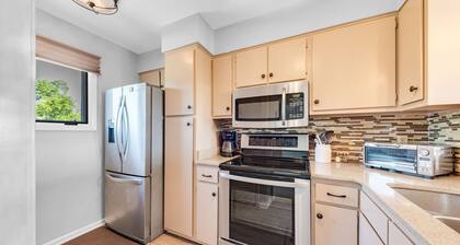Great 2 BR Villa! Marsh/Distant Ocean Views! Neighborhood Pool! Near Kayak Dock!