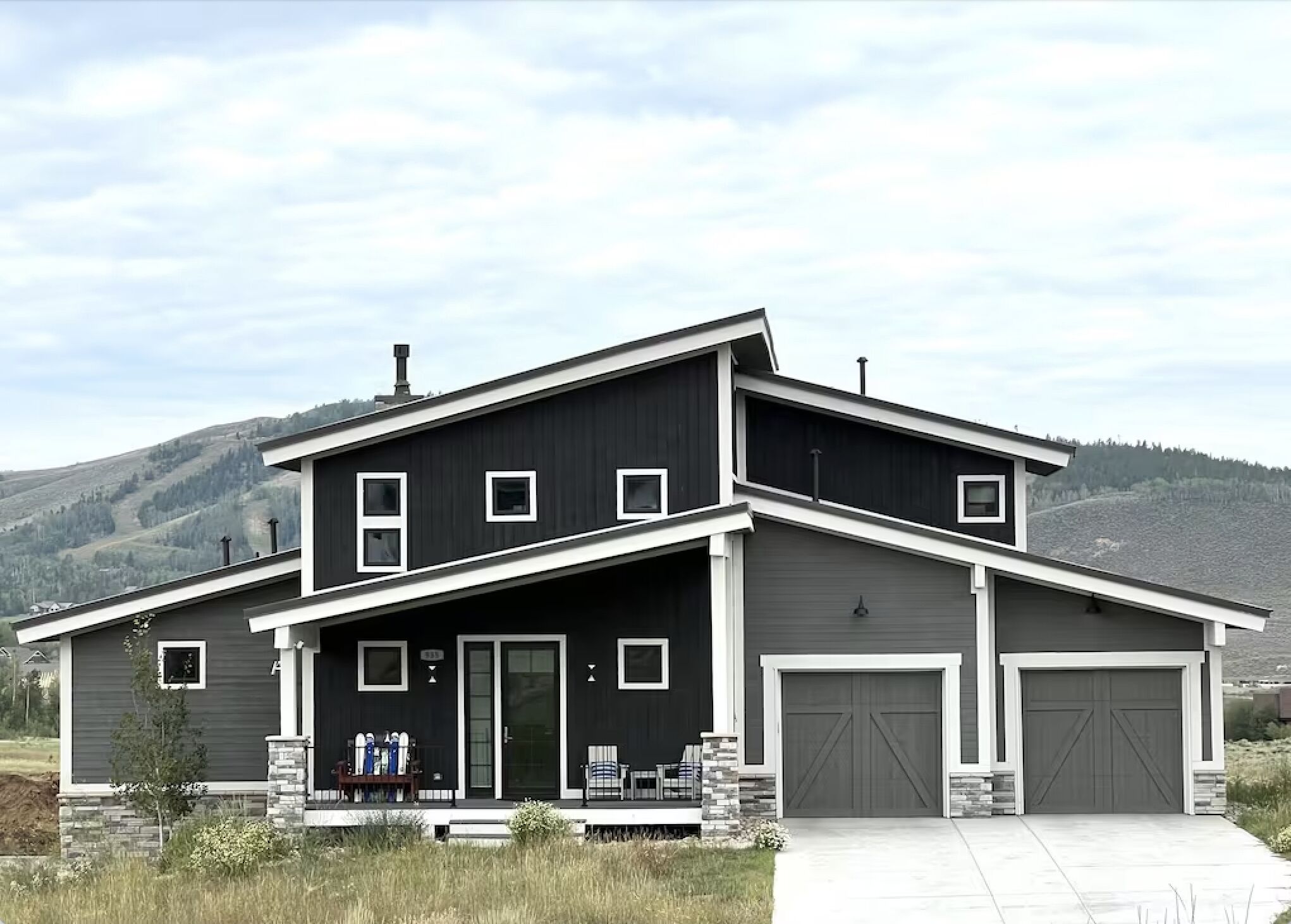 Stunning Mountain Retreat - Walk to Skiing, Mtn. Biking, Fly Fishing; Hot Tub