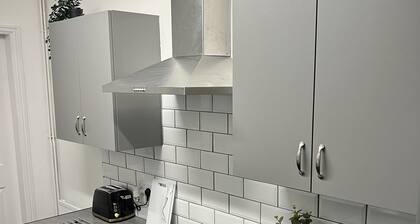 Templar House by Paragon Stays - 3 Bedroom, 6 Beds in Stoke On Trent