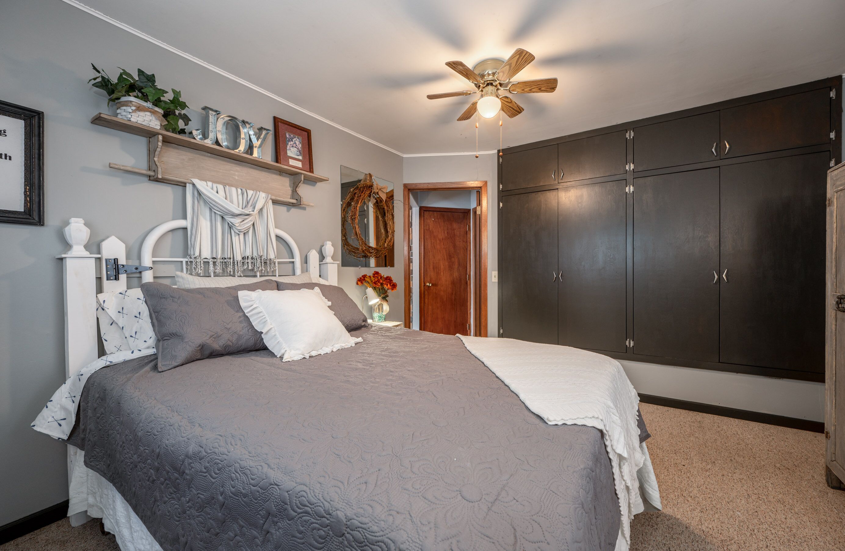 The Bigfork Riverside Retreat - No Cleaning Fee!