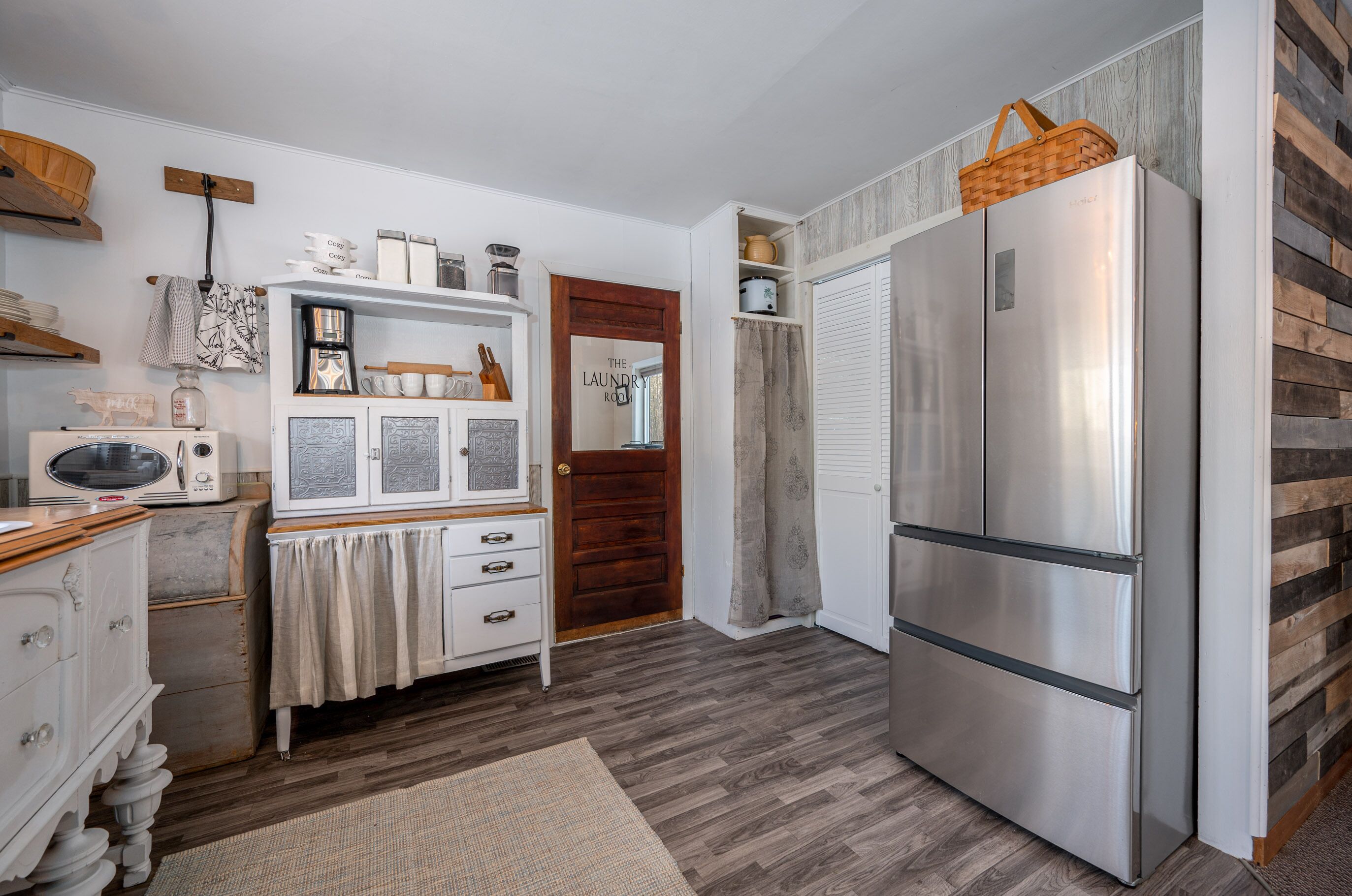 The Bigfork Riverside Retreat - No Cleaning Fee!