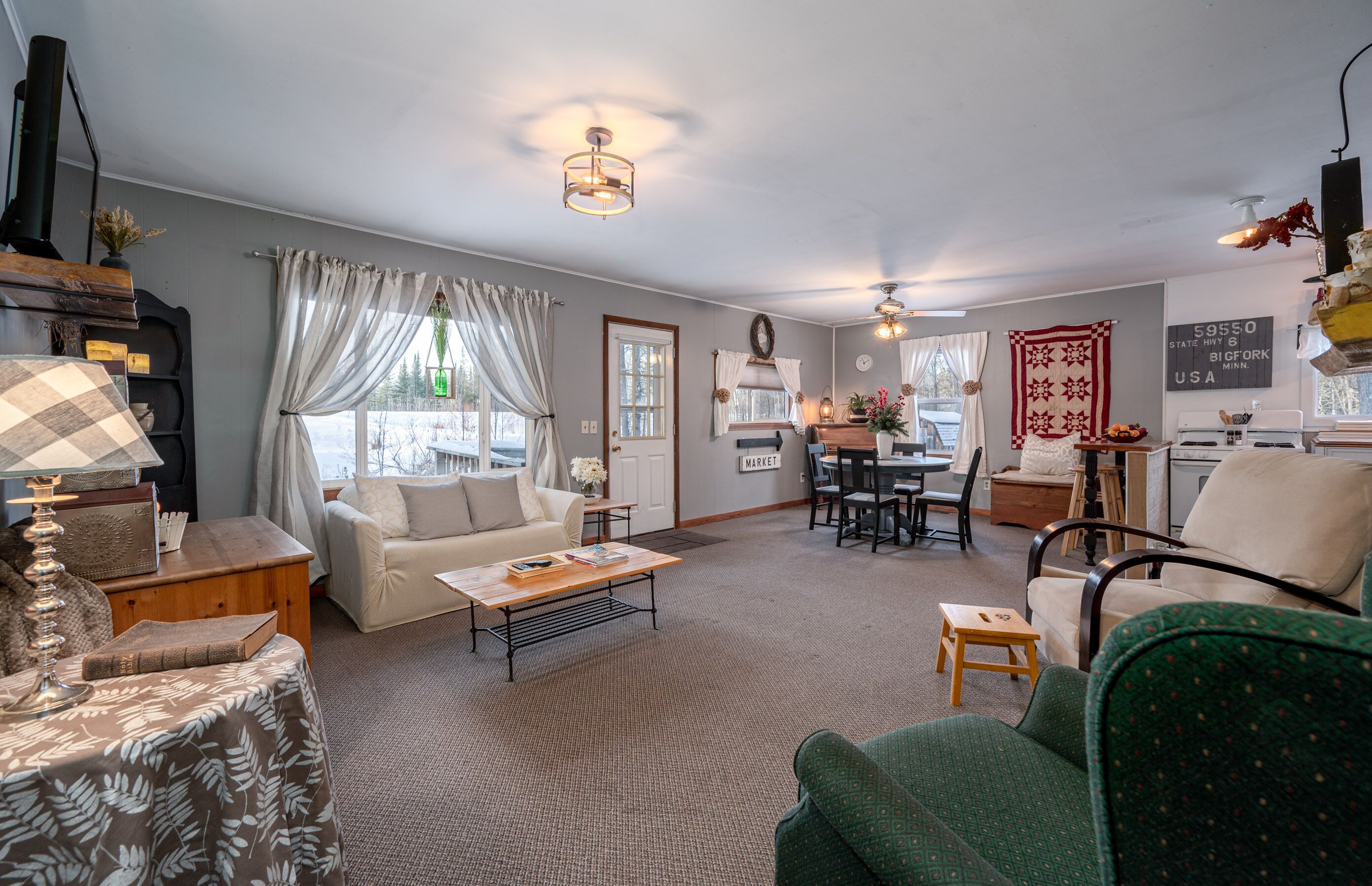 The Bigfork Riverside Retreat - No Cleaning Fee!