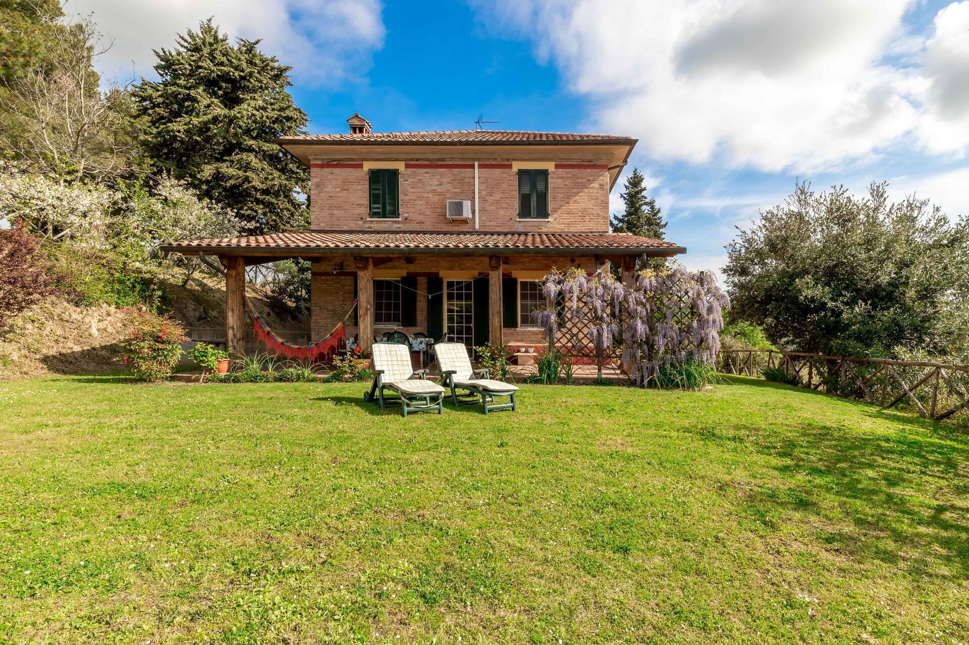 Wonderful  villa for 6 people with WIFI, TV, patio, panoramic view and parking