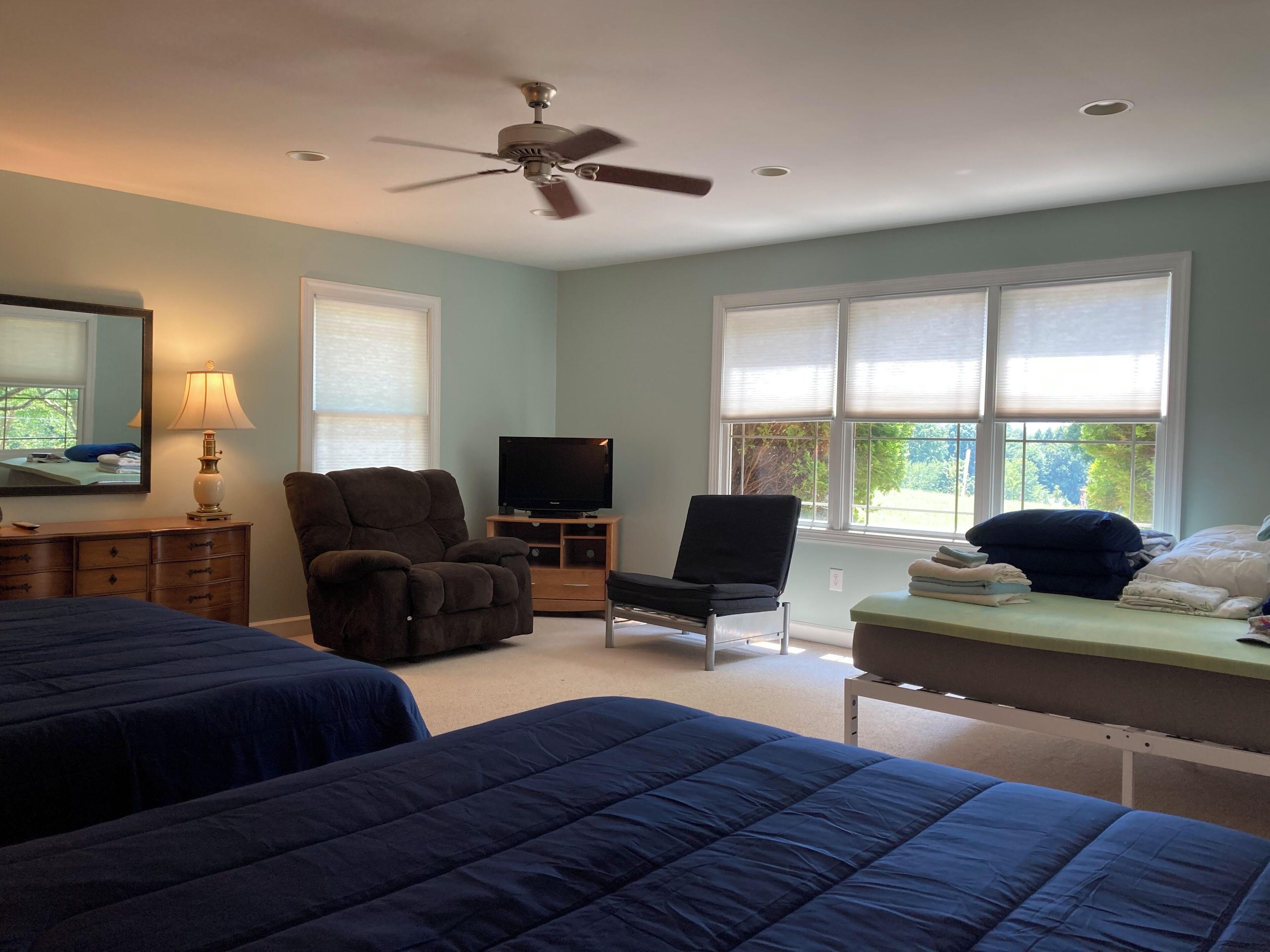 4 bedrooms, travel crib, free WiFi, bed sheets