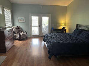 4 bedrooms, travel crib, free WiFi, bed sheets