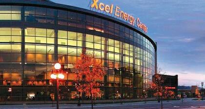 New Sauna! St Paul, Mall of America, Spacious, Pool Table, Foosball Table