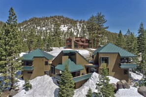 Exterior - Lx40 Tahoe Mountain view new build (Stateline)
