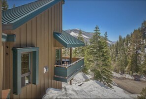 Property grounds - Lx40 Tahoe Mountain view new build (Stateline)