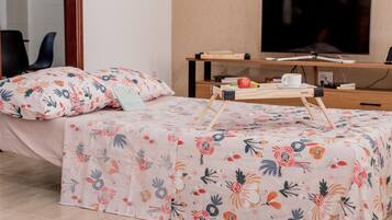 1 habitación, escritorio, tabla de planchar con plancha y wifi gratis