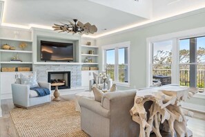 TV, offices - Havana's Moon by Brunswick Vacation Rentals: OIB Home w/ Pool & Great Location (Ocean Isle Beach)