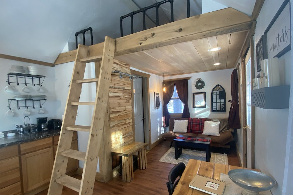 The Nun's Cabin: Historic Tiny House on the Bigfork River