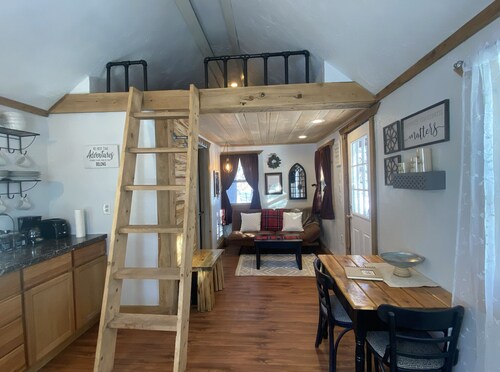 The Nun's Cabin: Historic Tiny House on the Bigfork River