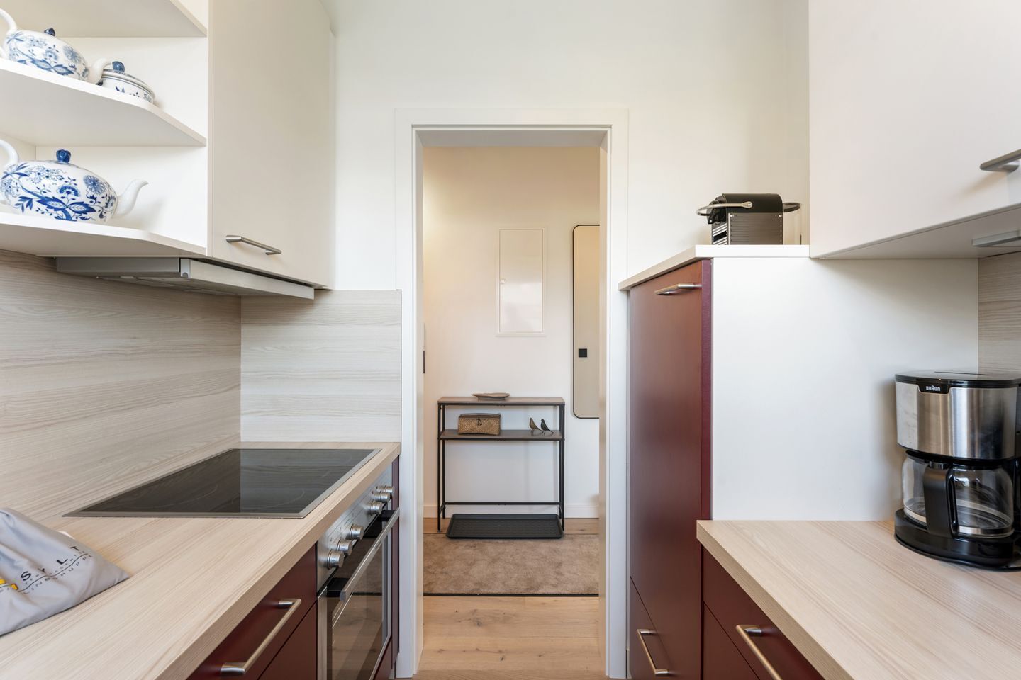 Frigorifero, forno, piano cottura, lavastoviglie