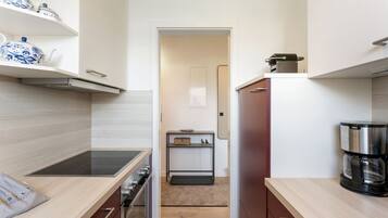 Frigorifero, forno, piano cottura, lavastoviglie