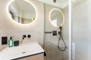 Hair dryer, towels