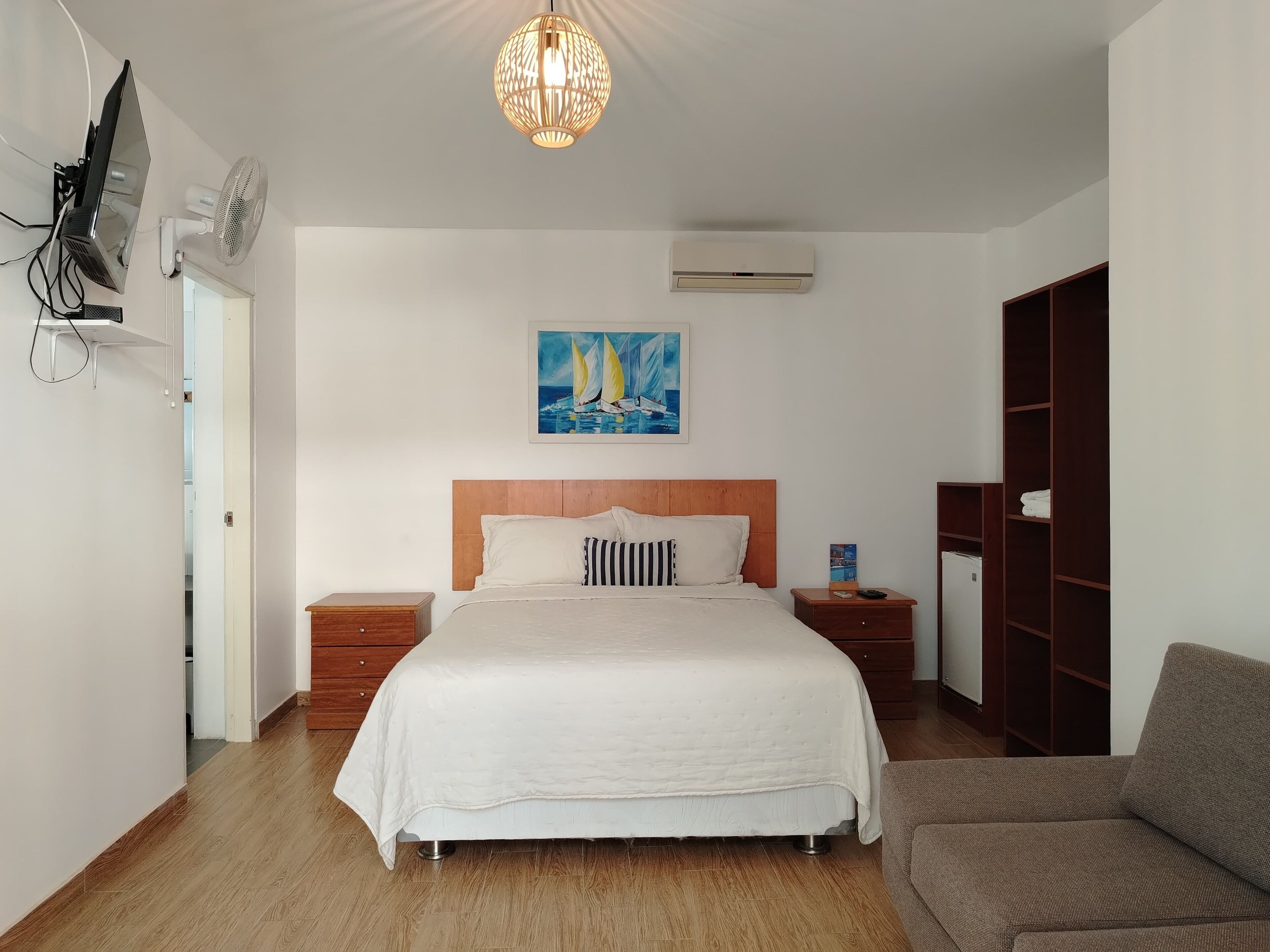 Habitación individual estándar | Decoración personalizada, wifi gratis y ropa de cama 