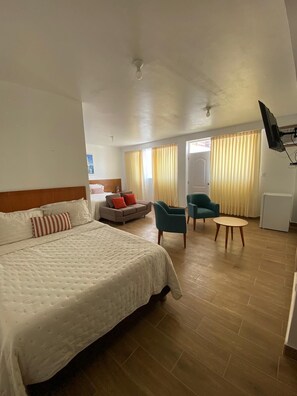 Premium Quadruple Room | Individually decorated, free WiFi, bed sheets - Prim Hotel Vichayito (Los Organos)