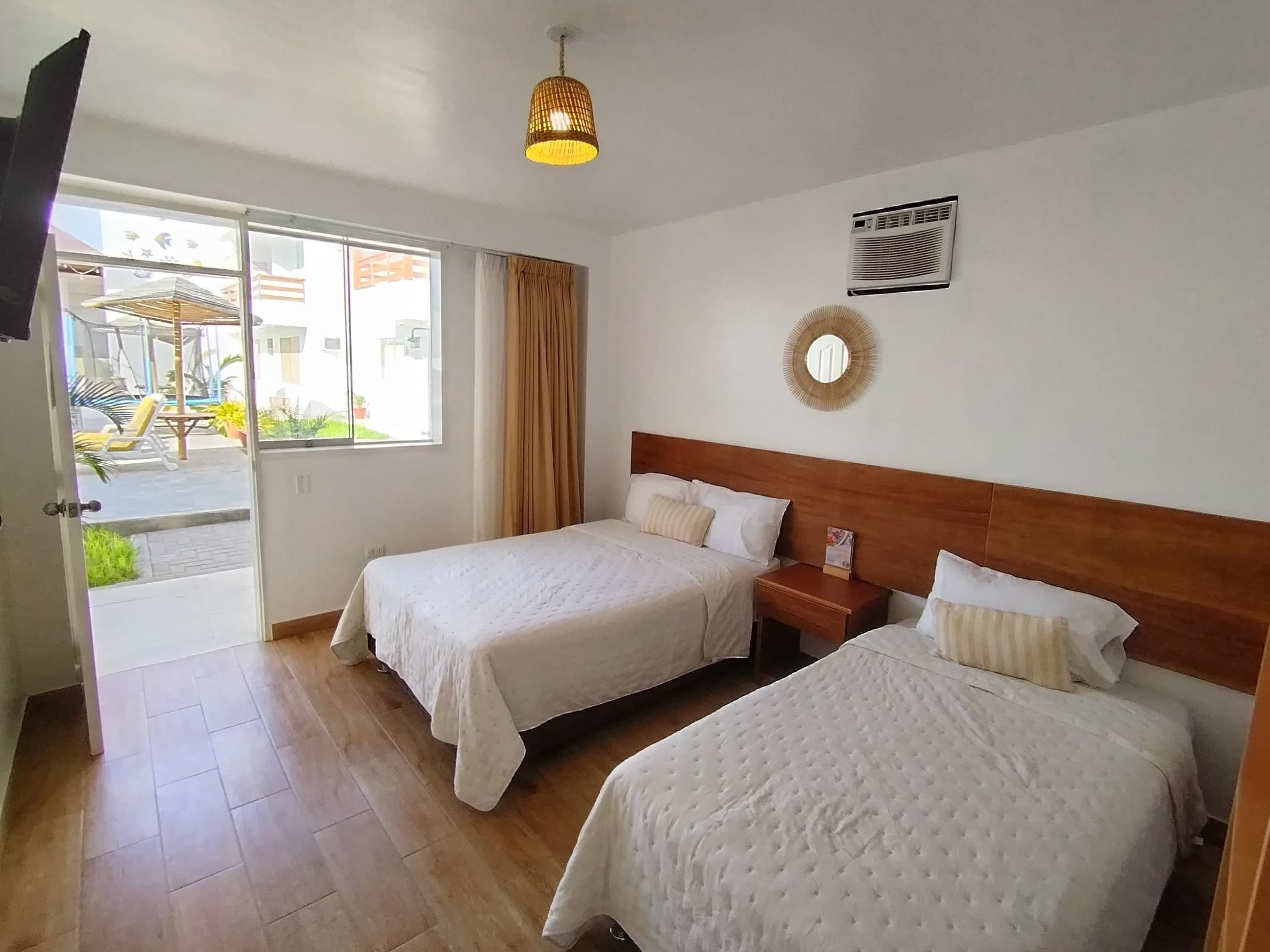 Habitación doble estándar | Decoración personalizada, wifi gratis y ropa de cama 