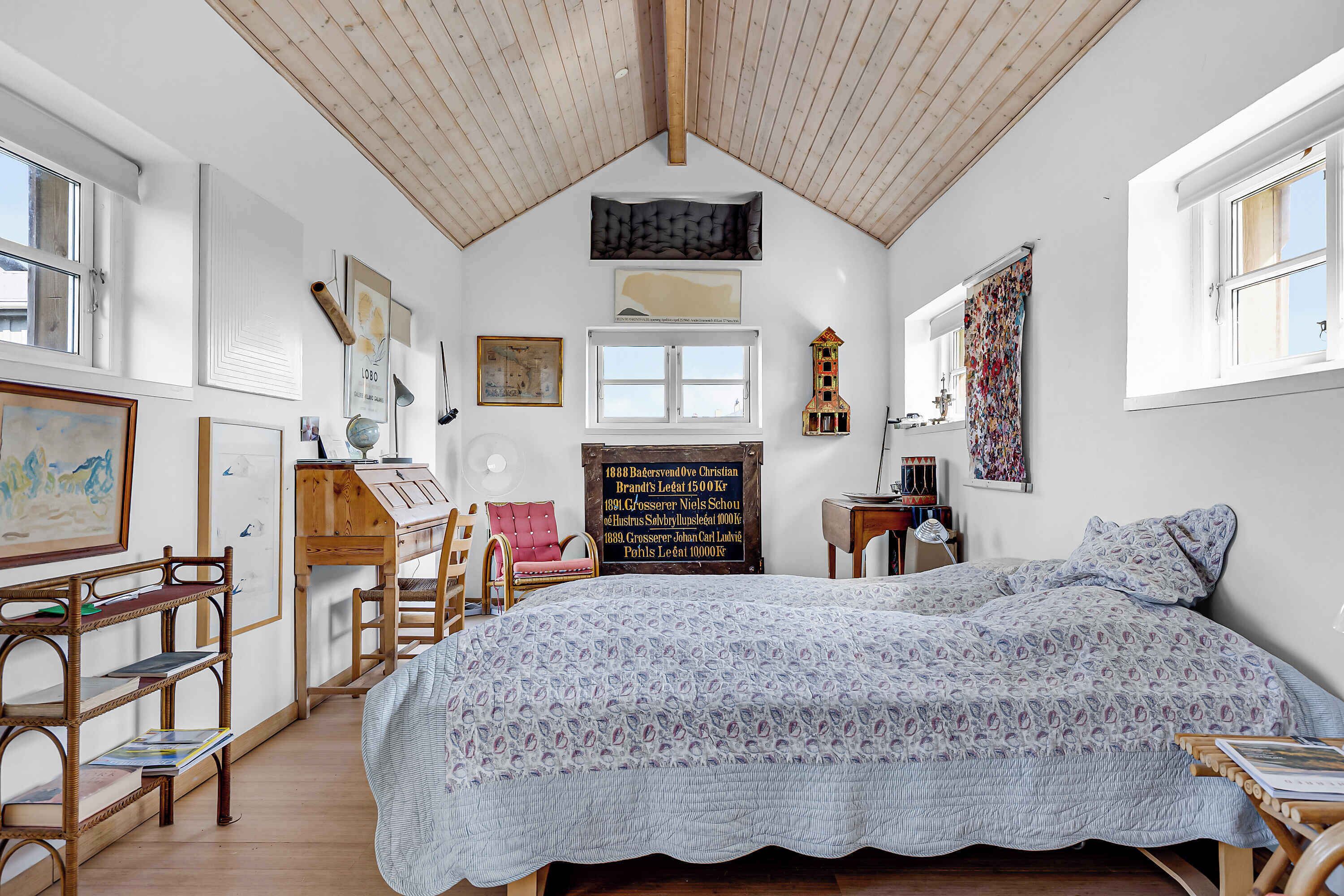 4 slaapkamers, een strijkplank/strijkijzer, gratis wifi