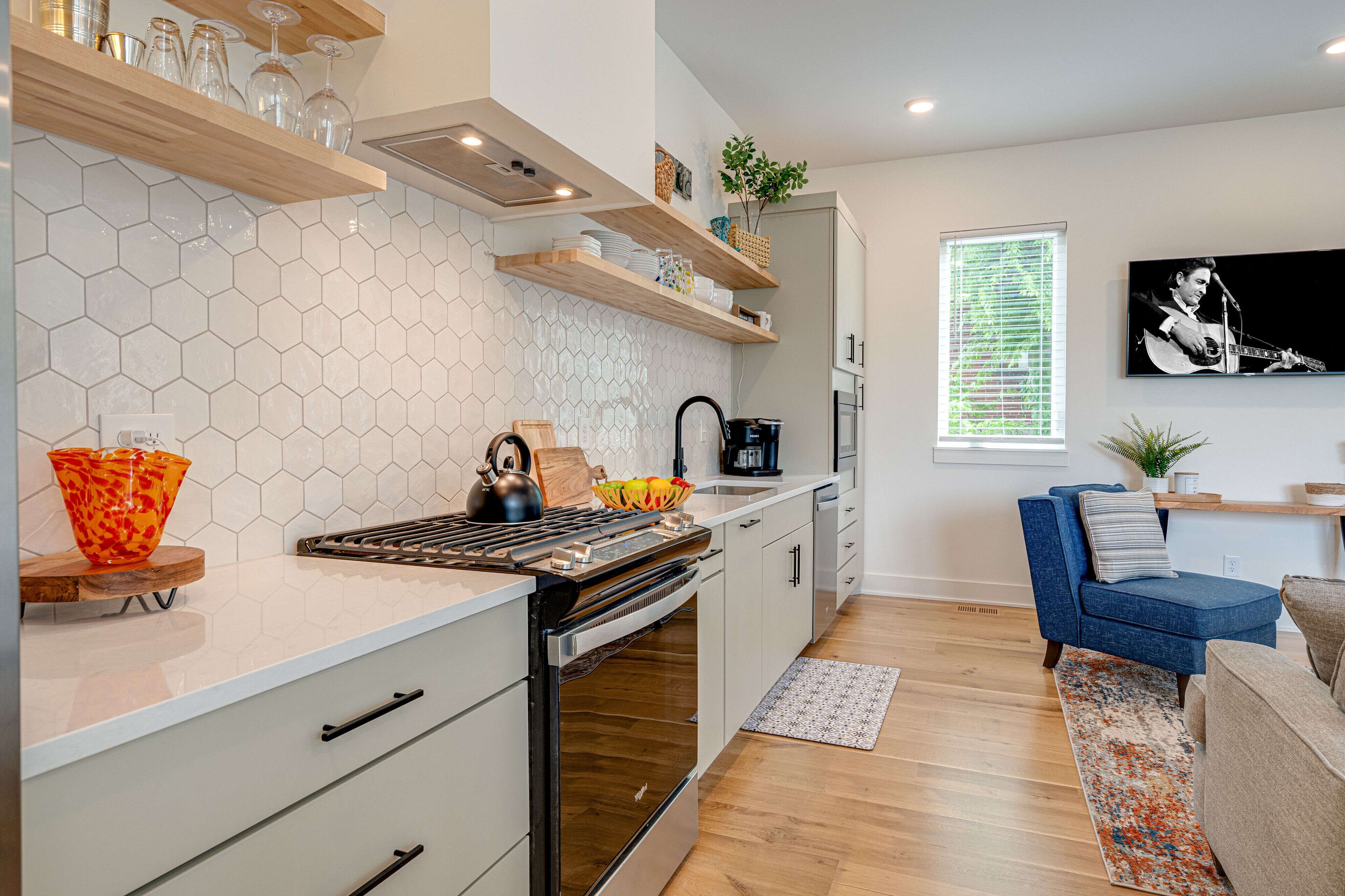 CITYVIEW CHIC - ROOFTOP DECK - 4 MINS TO NISSAN STADIUM