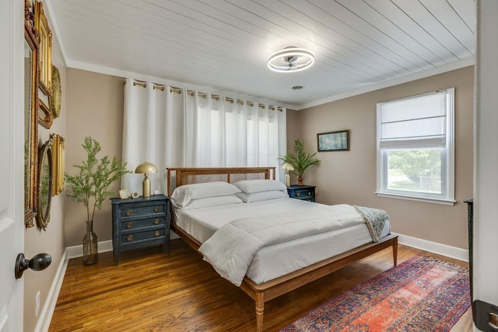 New, Clean, & Centrally Located