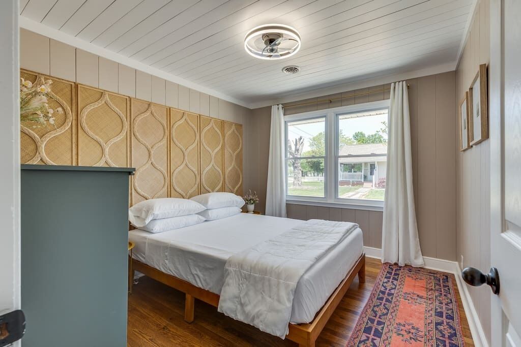 New, Clean, & Centrally Located