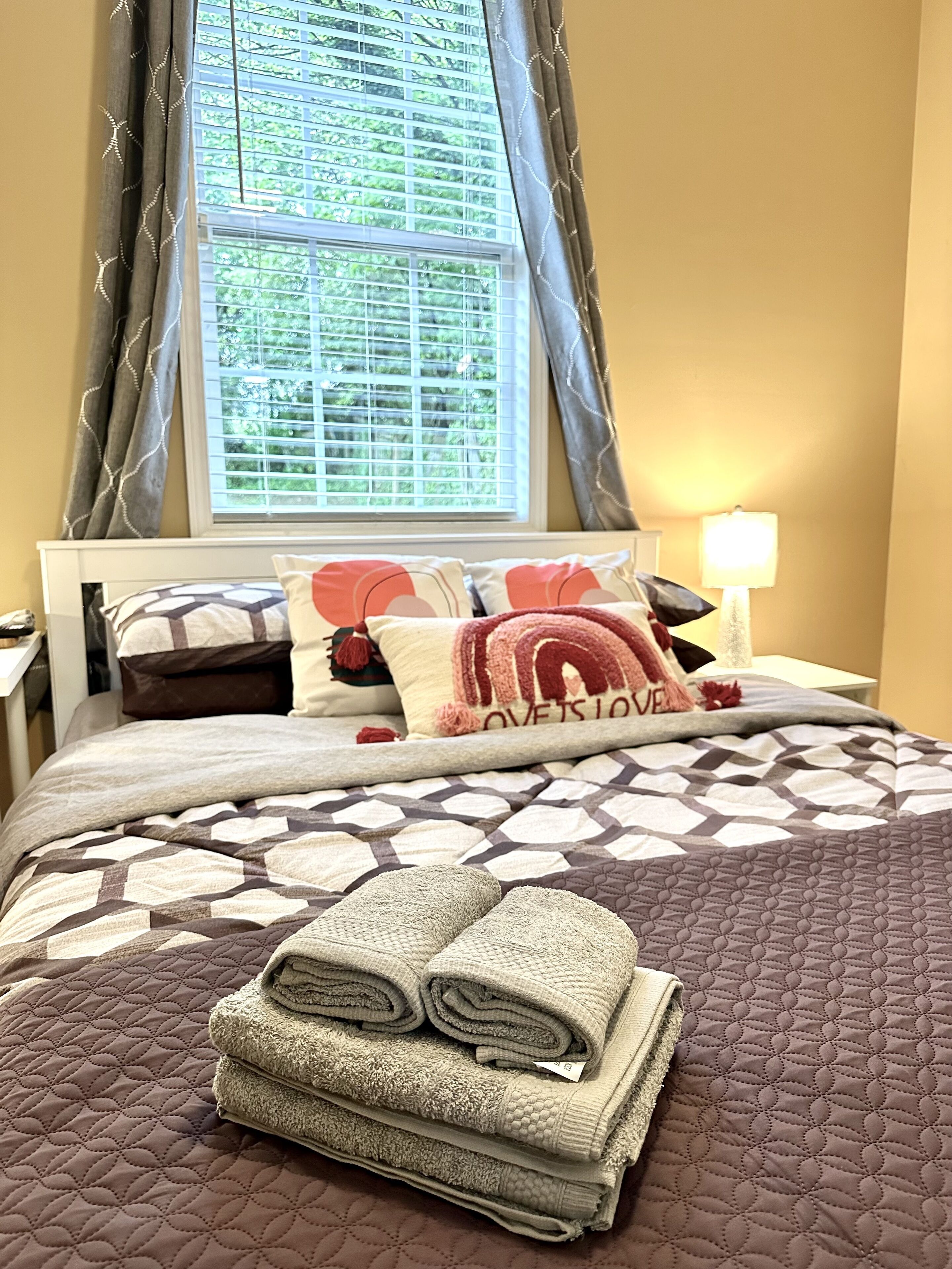 Puple Bedroom near Sugar Hill