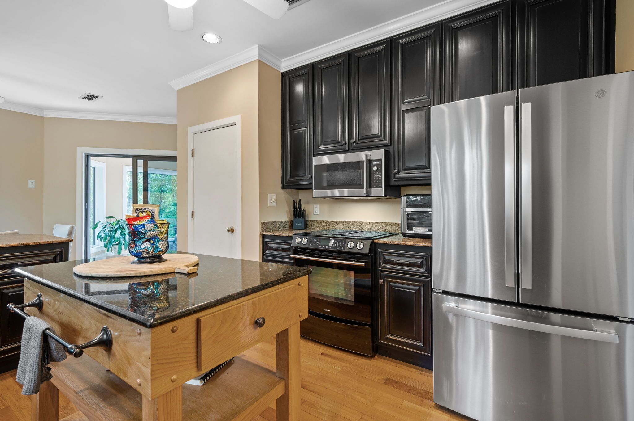 Hidden Estate, Perfect for Events, Gated + Riverfront w/ Wi-Fi, Free Streaming