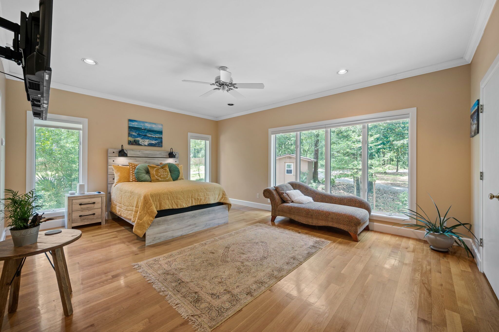 Hidden Estate, Perfect for Events, Gated + Riverfront w/ Wi-Fi, Free Streaming