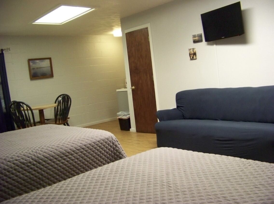 Angler’s Corner at Sam Rayburn Rm 2 of 2 Broaddus Tx  Formerly Kingsley’s Corner