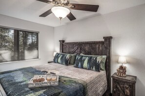4 bedrooms, iron/ironing board, WiFi, bed sheets