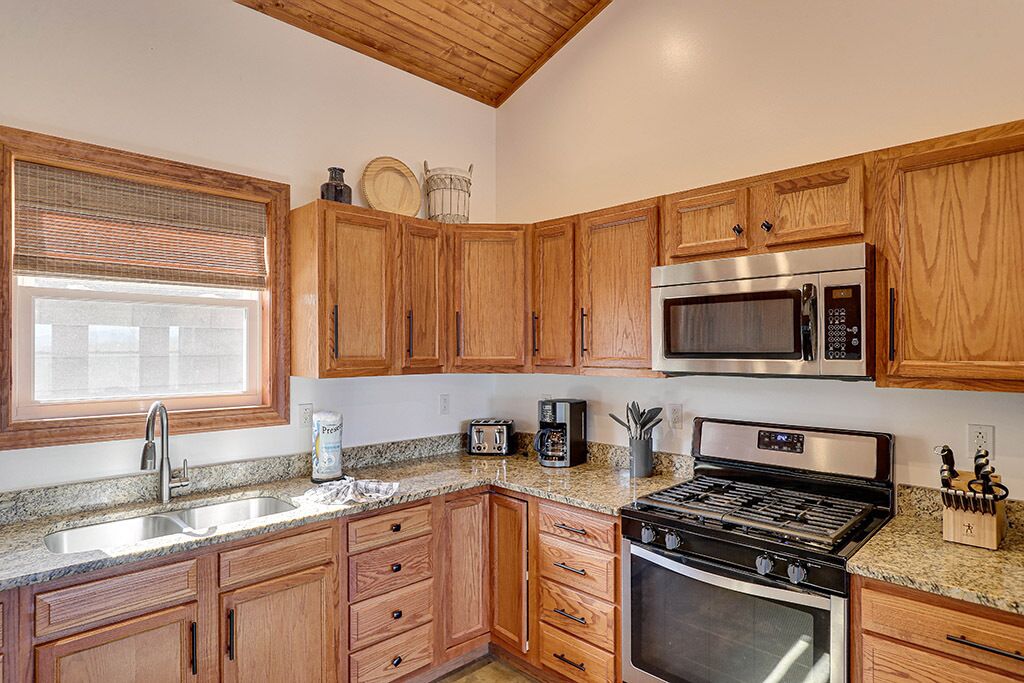 Gatlinburg - The Meeting Place - 3 Bedroom - Sleeps 12