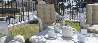 LOS JANDALOS -Beautiful house in private urbanisation with shared pool and free WiFi.