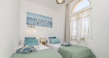 LOS JANDALOS -Beautiful house in private urbanisation with shared pool and free WiFi.