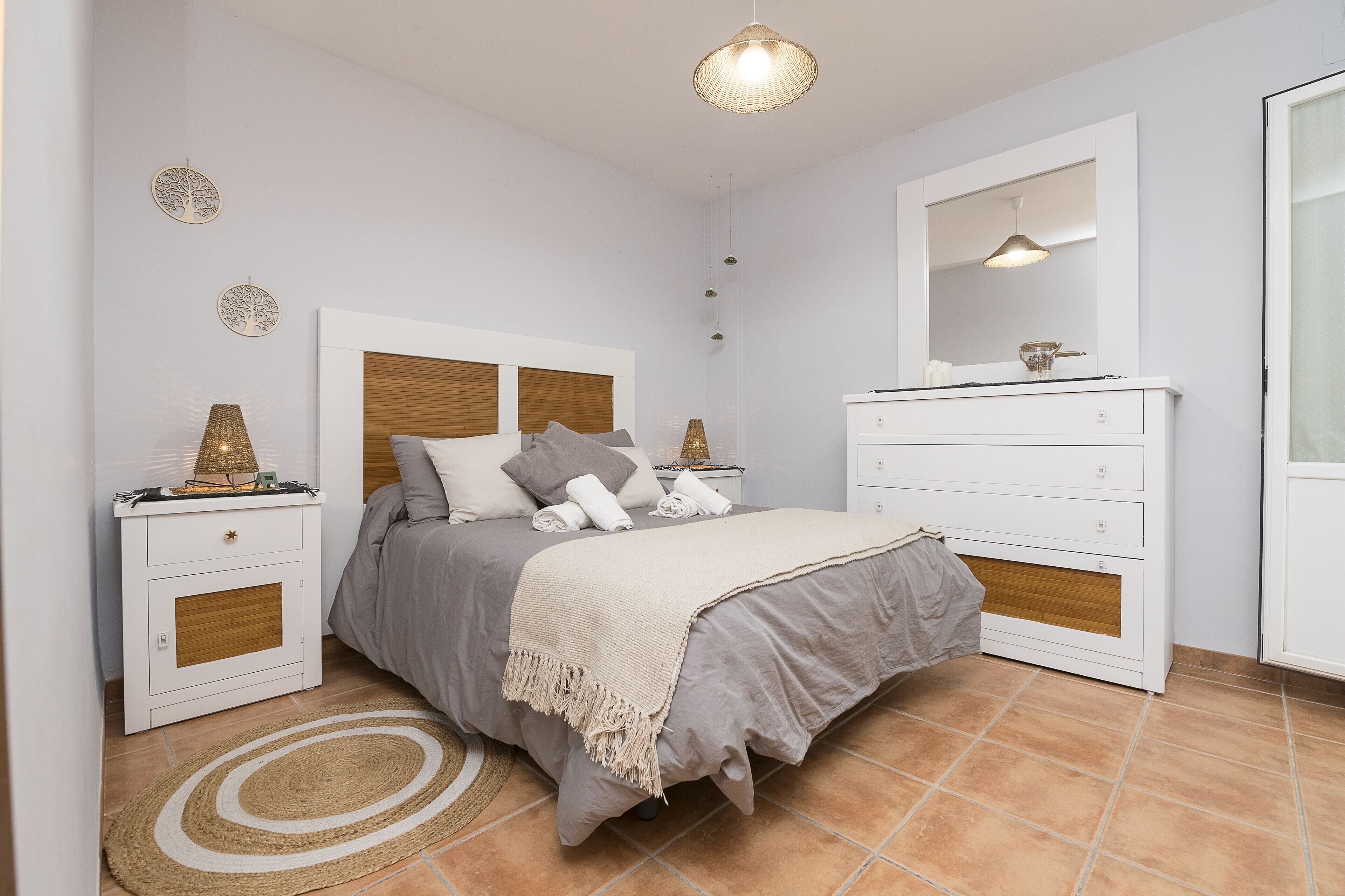 2 slaapkamers, een strijkplank/strijkijzer, gratis wifi, beddengoed