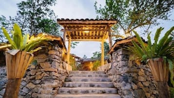 Mặt tiền nơi lưu trú