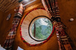 Egyptian cotton sheets, premium bedding, down comforters, pillowtop beds - Hà Giang Xanh Retreat (Ha Giang)