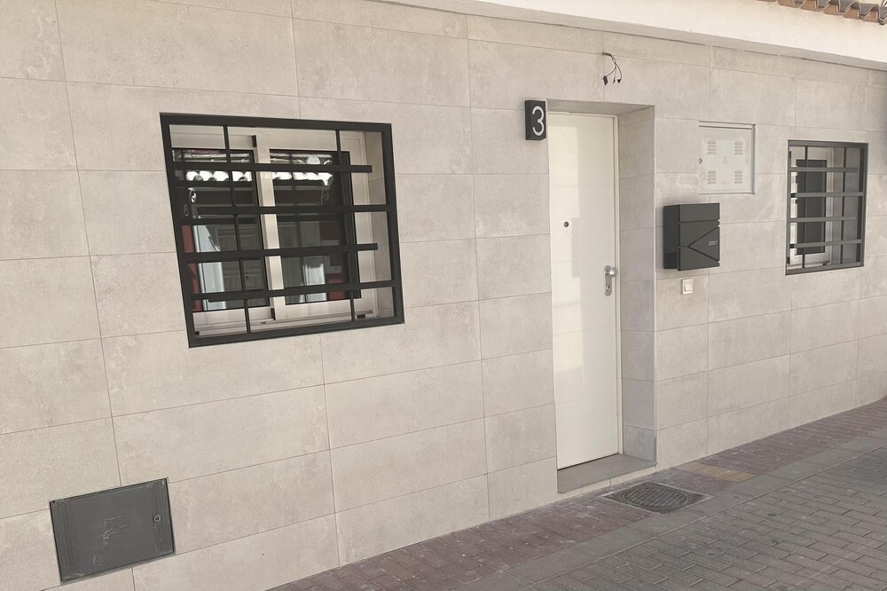 Luxurious 2-Bed Apt Close To Beach Fuengirola