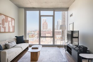 TV, stereo - Gorgeous West Loop 1BR w/ Deck, Pool & Gym, 3 blocks to L, by Blueground (Chicago)