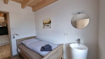 3 habitaciones, tabla de planchar con plancha y wifi gratis