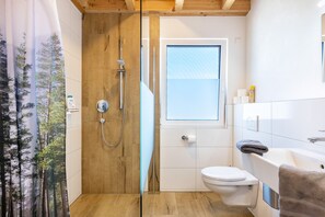 Shower, free toiletries, hair dryer, towels
