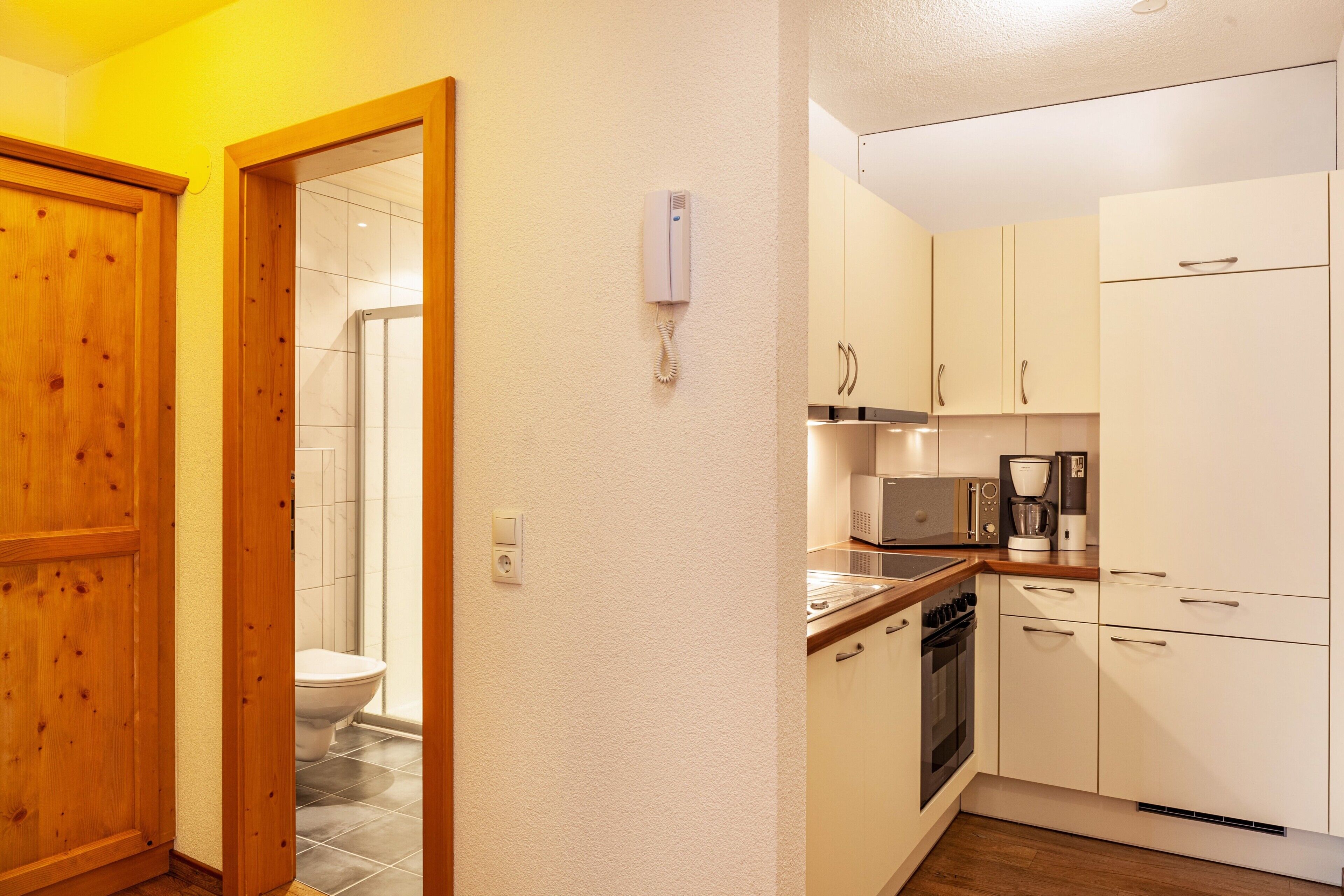 Refrigerador, microondas, horno, placa de cocina