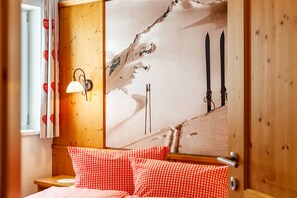 2 bedrooms, free WiFi, bed sheets