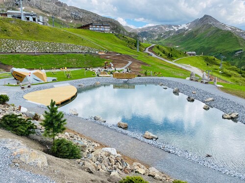 Holiday Apartment "Alpenflora 2" with Mountain View, Balcony & Wi-Fi