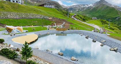 Holiday Apartment "Alpenflora 2" with Mountain View, Balcony & Wi-Fi