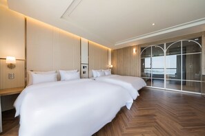 Phòng 2 giường đơn Premium, 2 giường đôi, quang cảnh biển | Bộ đồ giường cao cấp, truy cập Internet không dây miễn phí 